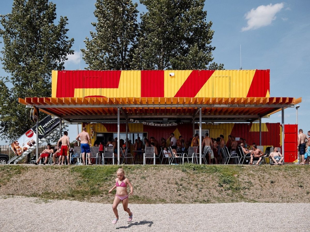 JRKVC, 5KA / Bufet z lodných kontajnerov – foto