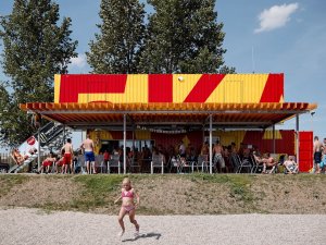 JRKVC, 5KA / Bufet z lodných kontajnerov – foto