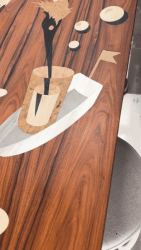 Intarzie od Michala Bačáka v baru Forbina