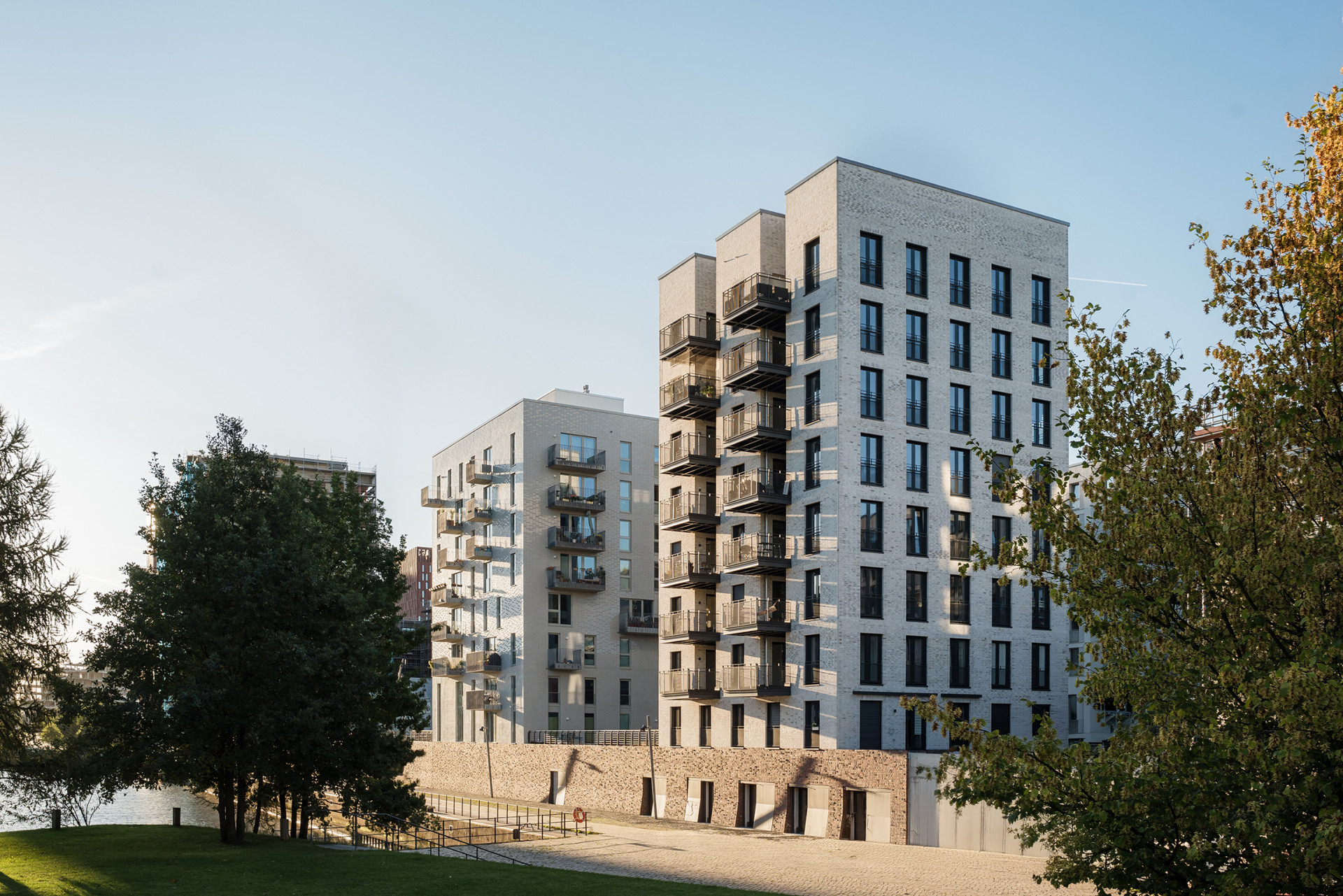 Belle Harbour kombinuje architektonickou dokonalost se společenskou odpovědností a cirkulárním přístupem k hospodaření se zdroji. (Belle Harbour; Winking Froh Architekten)
