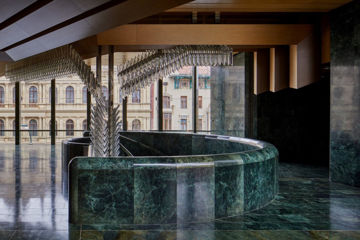 Foyer Nové scény Národního divadla - nejhodnotnější prostor celé budovy. Foto: Radek Úlehla