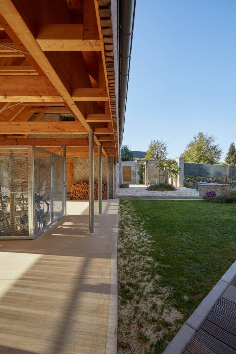 Proměna hospodářské usedlosti s mlýnem na Slovensku od RDTH architekti