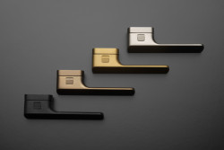 Kování Minimal 2.0 - integrované WC/ koupelnové uzamykání, povrchová úprava černý chrom broušený, titan braun mat, titan mosaz mat, matný nikl, design Roman Ulich