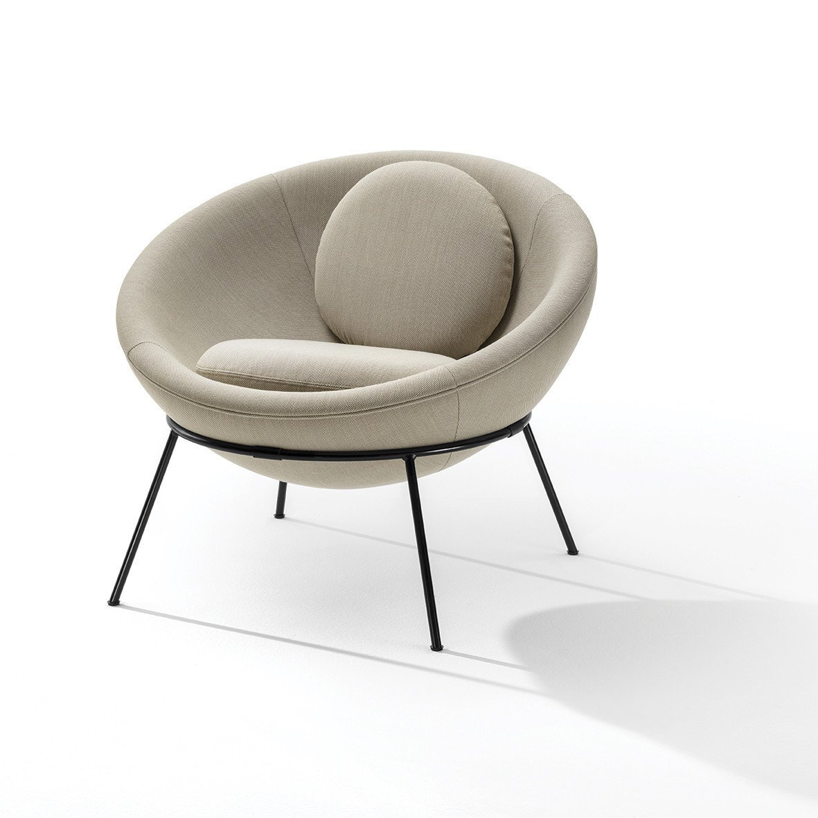 Křeslo Bowl Chair v limitované reedici 500 kusů od výrobce Arper