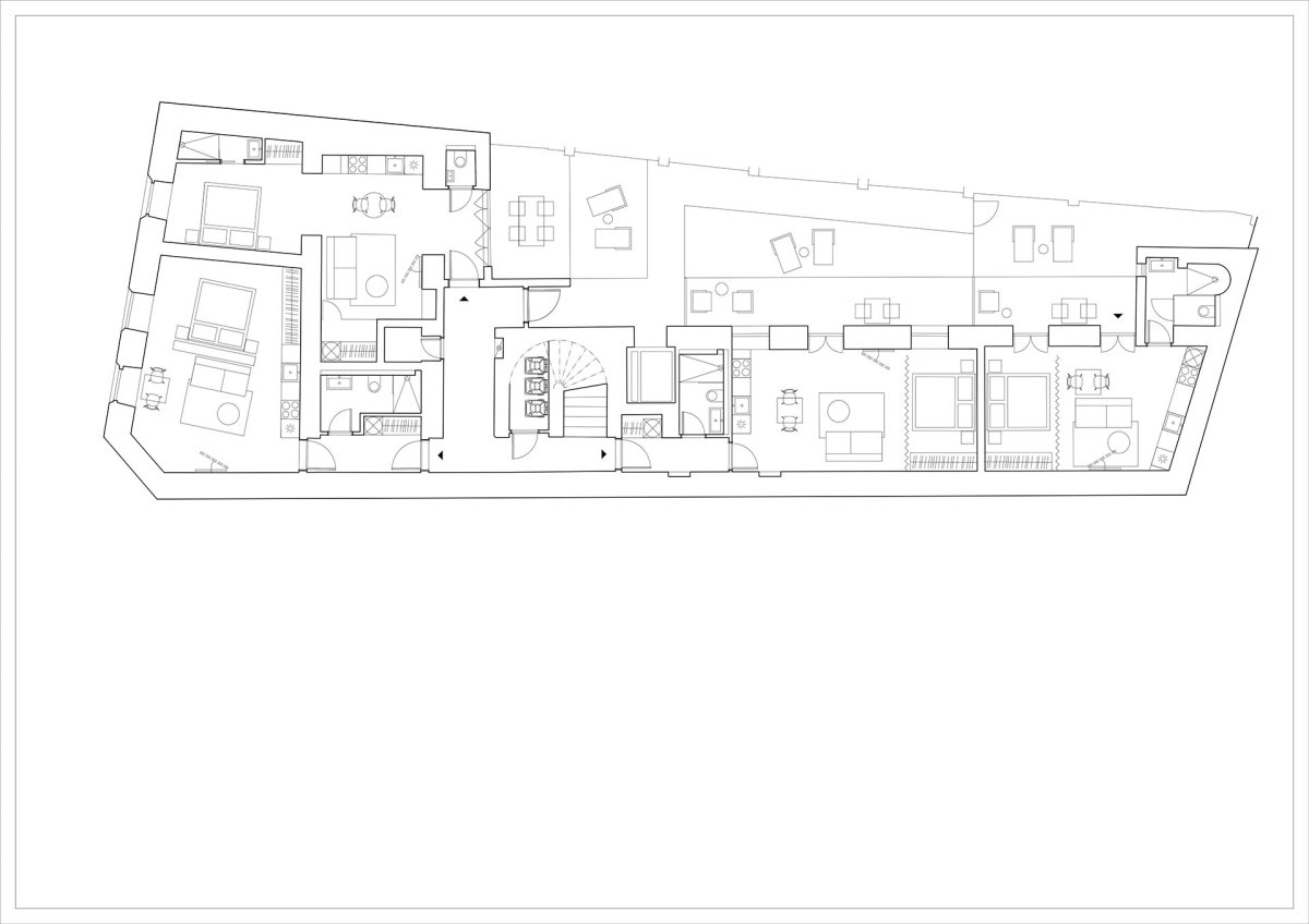 Půdorys 1.PP (Rekonstrukce pavlačového domu v Praze-Nuslích, Plus One Architects) 