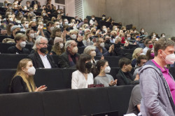 Premiéra filmu Trochu poučnej barák o budově Fakulty architektury ČVUT v Praze