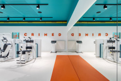 Interiér rehabilitačního centra CRIMED v Poděbradech od designérky Kateřiny Kersey a architektky Lucie Náhlovské
