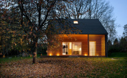 Majo architekti navrhli drobný rekreační objekt v jihočeském Senotíně