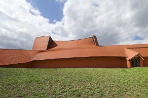 Dostavba zámku ve Velkých Opatovicích, Fránek Architects, 1998-2007.