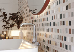 Dekorace Game 30 x 60 cm se vzhledem mozaiky v povrchovém kontrastu matu a lesku.