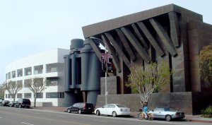 Frank Gehry, sídlo firmy Chiat/Day, foto