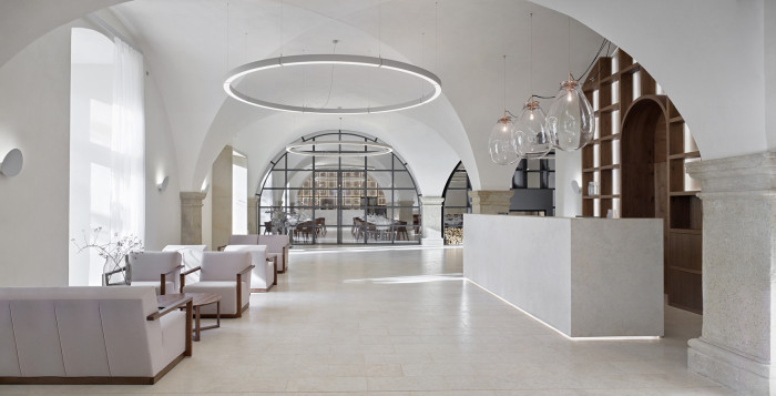 Transformace barokní sýpky ve Velkých Pavlovicích na hotel Lotrinský, EA architekti