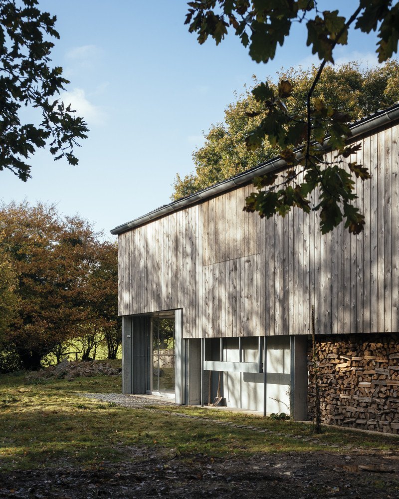Stodola proměněná v sochařský ateliér od architekta Thomase Randall-Page