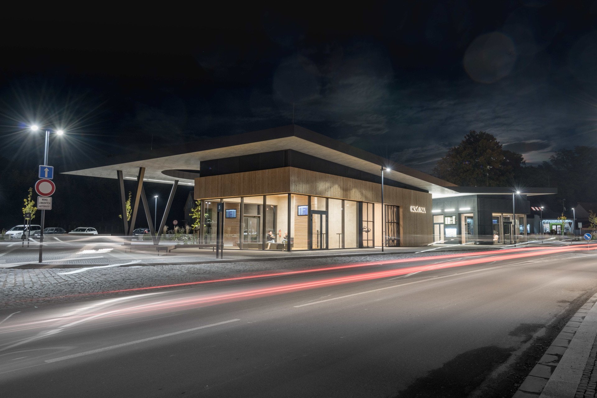 Studio Loca plan stojí za návrhem nového autobusového nádraží v malém městě Nová Paka