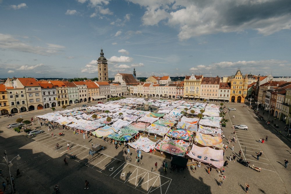 Největší obraz ze sta obrazů v Českých Budějovicích
