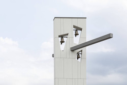 Architekt Matteo Mornata realizoval v italské vesnici Andrate netradiční kostel, jehož fasádu tvoří bílé desky.