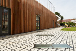 Studio Arch.Design realizovalo novou sportovní halu základní školy v pražských Letňanech