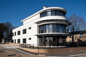 Omítka StoLotusan na objektu Beechwood Business Park Offices v anglickém Dover.