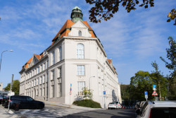 Gymnázium na Zatlance