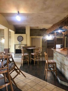 Stav před rekonstrukcí (Interiér restaurace Blatenský dvůr, Dominik Cvrček)