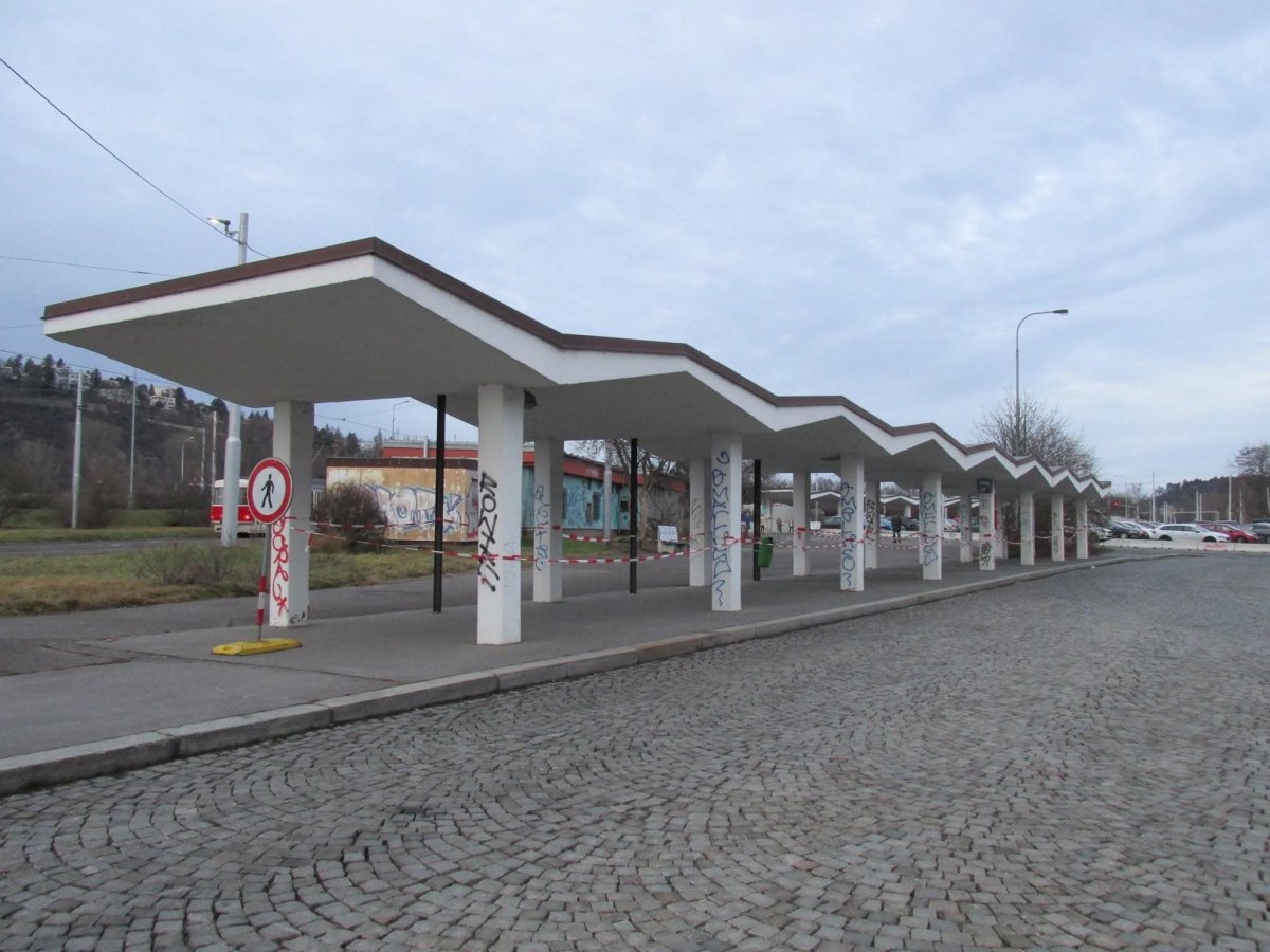 Přístřešky na Nádraží Braník