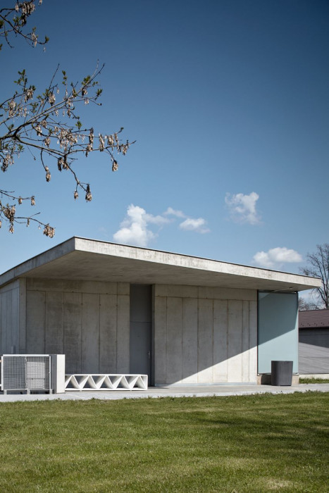 mmcité, CONSTRUQTA, lavička / Fránek Architects, Modlitebna Církve bratrské, Litomyšl – foto