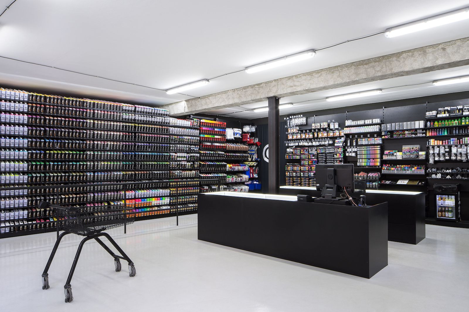 Graffneck Shop, 0,5 Studio