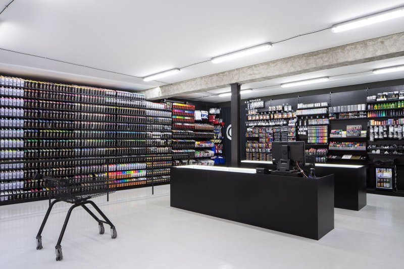 Graffneck Shop, 0,5 Studio