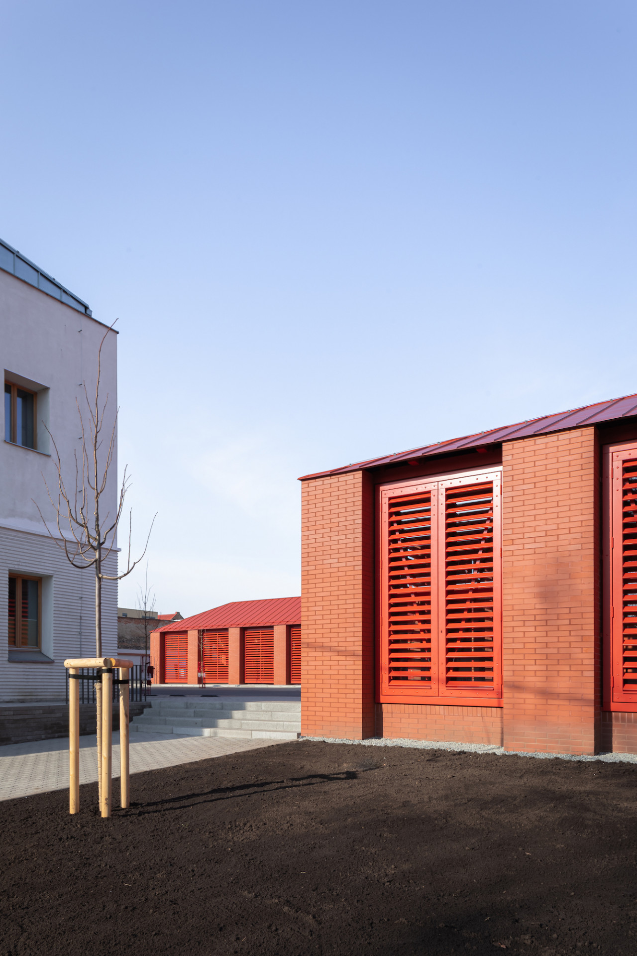 Hasičská zbrojnice a zázemí technických služeb v Líbeznicích, Ehl&amp;Koumar architekti/ Lukáš Ehl, Tomáš Koumar, Jaroslav Malina, Jan Lankaš © Jakub Kolek, Jan Lankaš