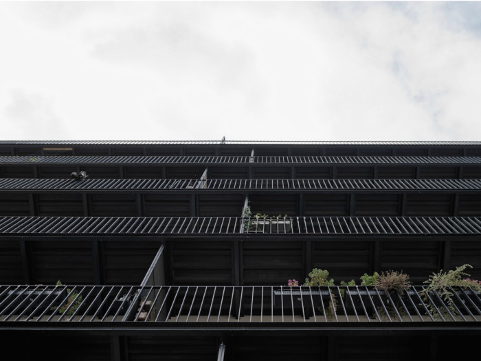 Bytový dům Račianska, GutGut