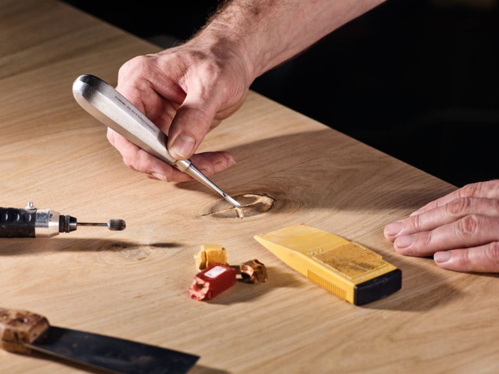 Ruční výroba má v SAPELI stoletou tradici.