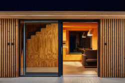 Ta jsou další výhodou novostavby, kterou by původní chata neposkytla. (Chata v Posázaví, Atelier Hajný)