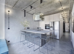 Interiér mezonetového bytu v Praze-Podolí, SMLXL