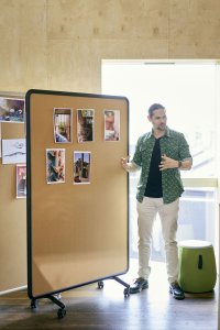 V Konsepti vystaví kancelářský nábytek německé značky Sedus. Nábytek The Detox Office má snižovat stres a předcházet digitální únavě.