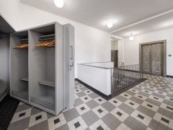 Semlerova rezidence dnes obsahuje také informační centrum, prostor pro vzdělávací a kulturní programy, depozitář, v němž bude uložena sbírka architektury ZČG, založená v roce 2009, a administrativní zázemí Západočeské galerie v Plzni