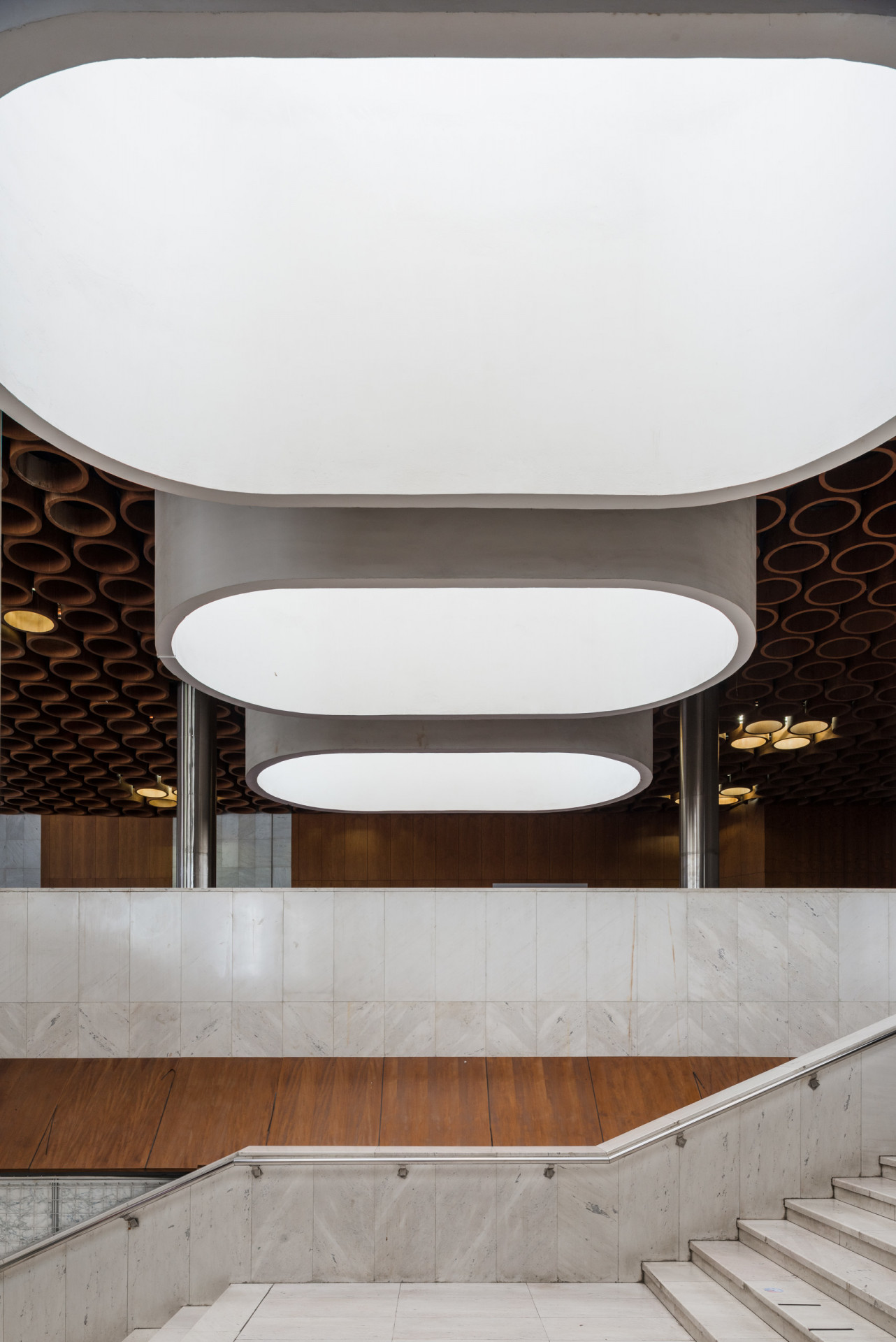 Dům odborů, techniky a kultury Istropolis v Bratislavě, 1956-81, Ferdinand Konček, Iľja Skoček a Ľubomír Titl. Foto: Matej Hakár