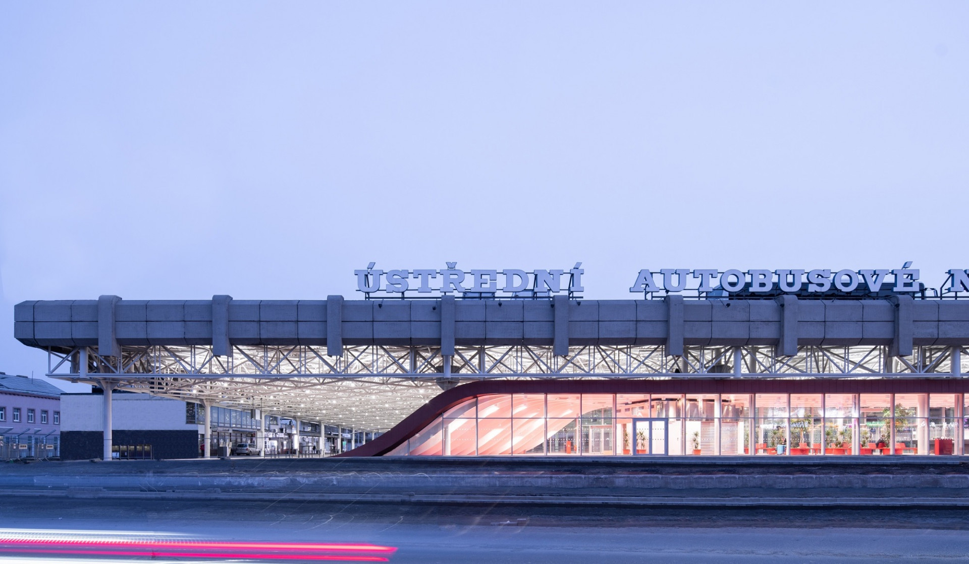 Revitalizace Ústředního autobusového nádraží Zvonařka v Brně od studia CHYBIK+KRISTOF, realizace 2020