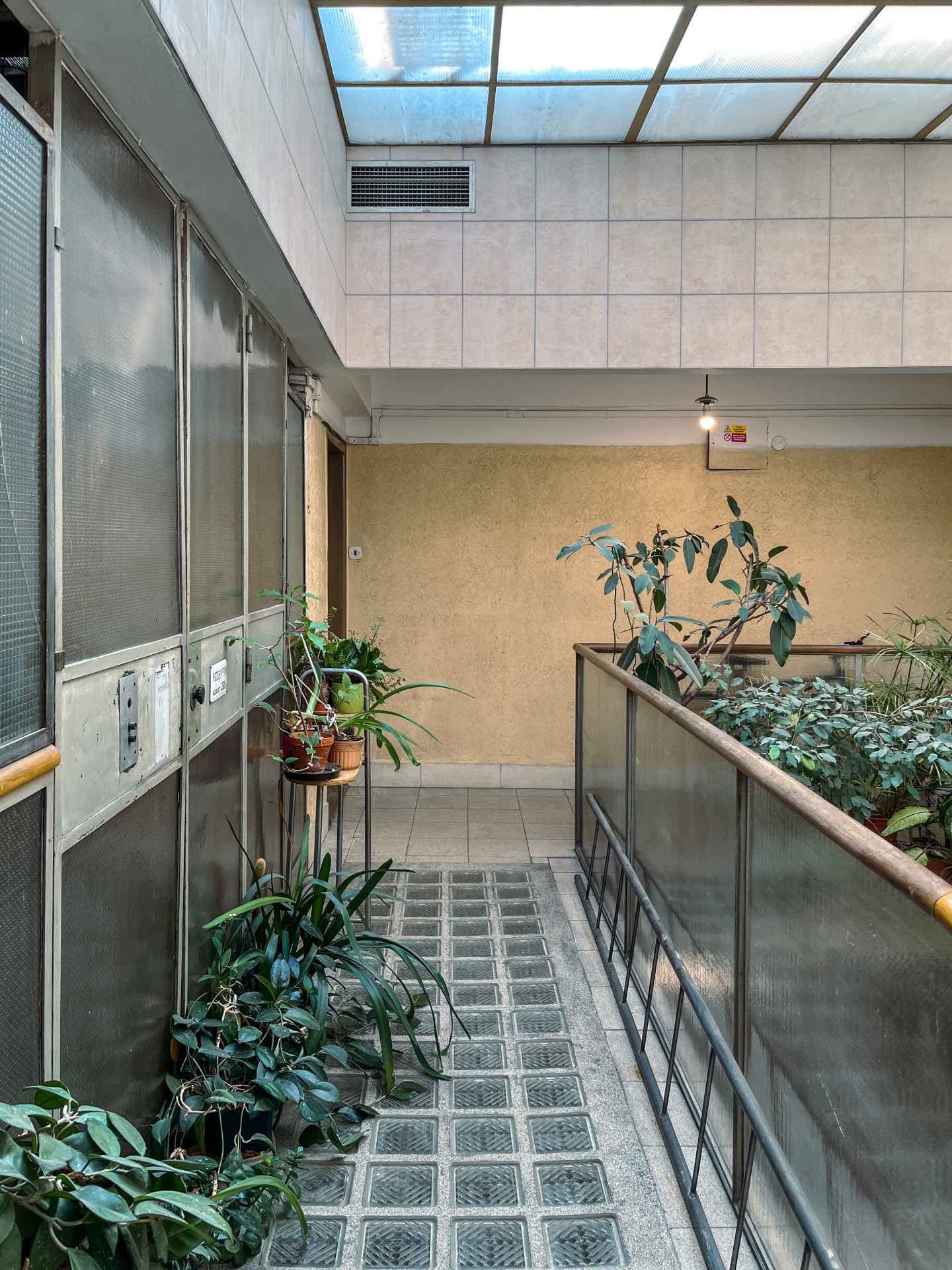 Zájemci ze světa či Čech tak budou mít jedinečnou možnost poznat unikátní architektonickou kapitolu Prahy.

NA FOTOGRAFII: Eugen Rosenberg – Nájemní dům s malými byty, 1937, Holešovice