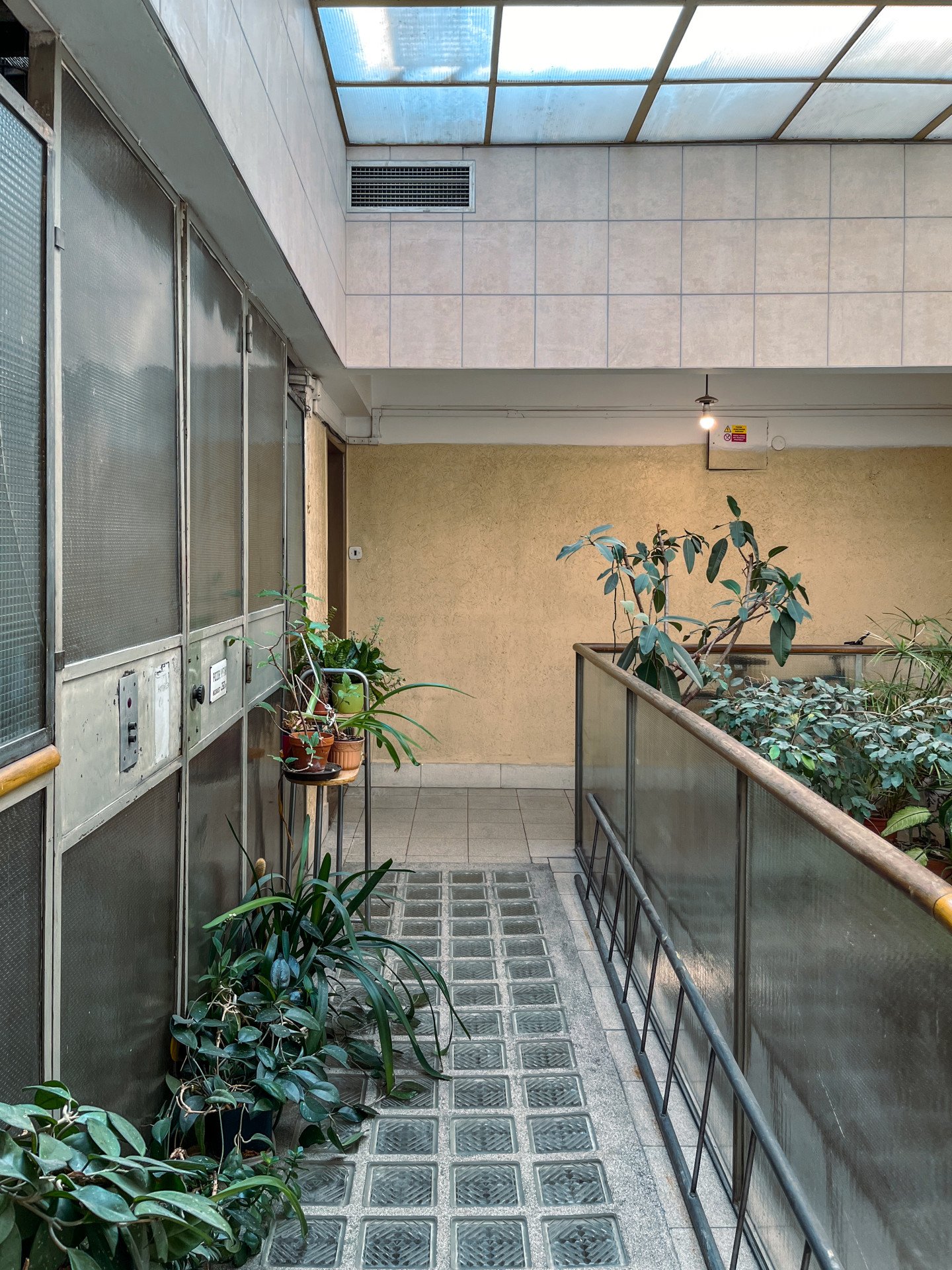 Zájemci ze světa či Čech tak budou mít jedinečnou možnost poznat unikátní architektonickou kapitolu Prahy.

NA FOTOGRAFII: Eugen Rosenberg – Nájemní dům s malými byty, 1937, Holešovice