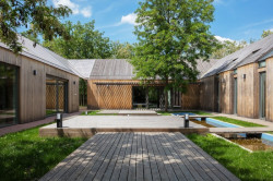 Víkendový dům v Algyő, ANDRÁS VARSÁNYI, PÉTER POZSÁR, NORBERT VAS