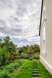 Rekonstrukce prvorepublikové vily v Praze od No Architects