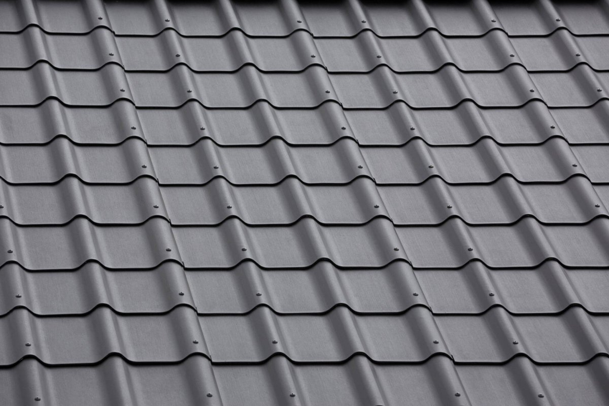 Střešní krytina Structa od Swisspearl je ideálním řešením pro rodinné domy i rekonstrukce.