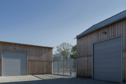 Zázemí údržby golfového rezortu v Ostravici pod Lysou horou od PAPOUSEK & SILHAN ARCHITECTS