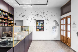 Prodejna pralinek v Příbrami, Michael Karnet