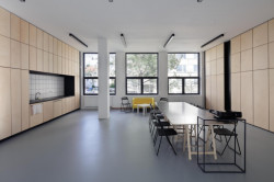 Mjölk architekti proměnili chátrající menzu v Ústí nad Labem na Dům umění