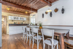 Rekonstrukce interiéru kamenné chalupy od 3K Architects