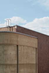 A dodává: „Březnický kulturák je stavba s vysokou architektonickou hodnotou, která však byla dlouho neprávem přehlížena."