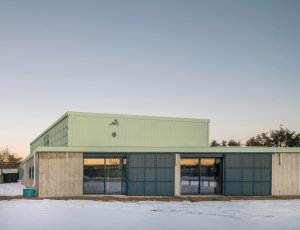 Educan Centrum od španělského studia Eeestudio