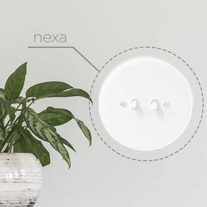 Dvojpáčkový vypínač NEXA se skleněným rámečkem