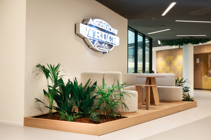 Jungle Interiors přináší zeleň na míru – od zelených stěn, atrií a fasád až po pronájem rostlin s profesionální péči.